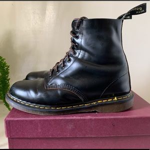 1460 DR. MARTENS VINTAGE MADE IN ENGLAND DOC MENS